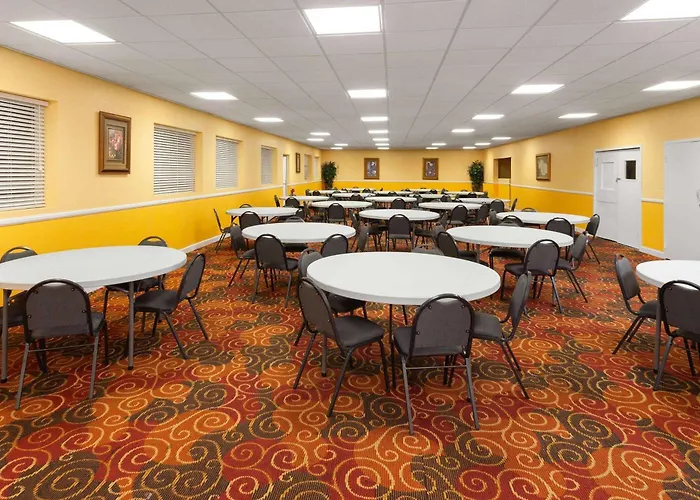Days Inn By Wyndham Shelby