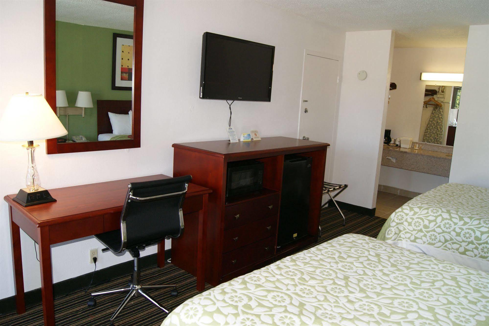 Days By Wyndham Motel